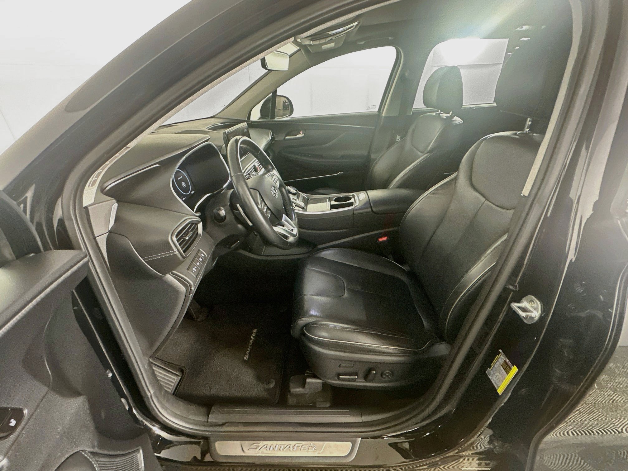 Used 2021 Hyundai Santa Fe Limited AWD/4WD image 13