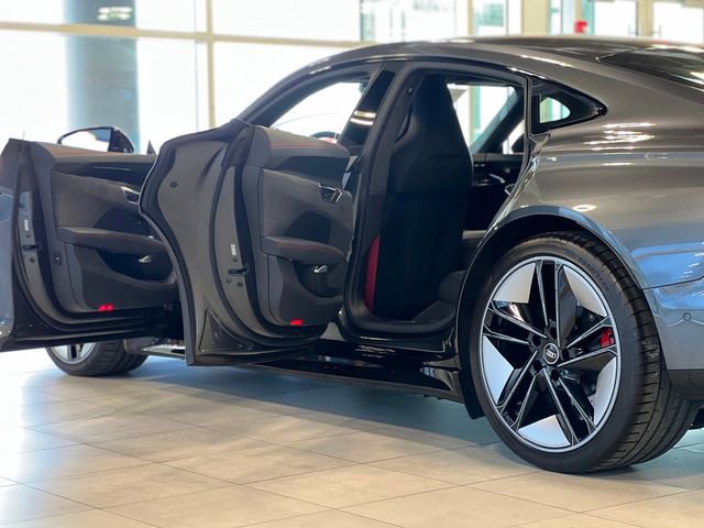 Used 2022 Audi RS e-tron GT image 15
