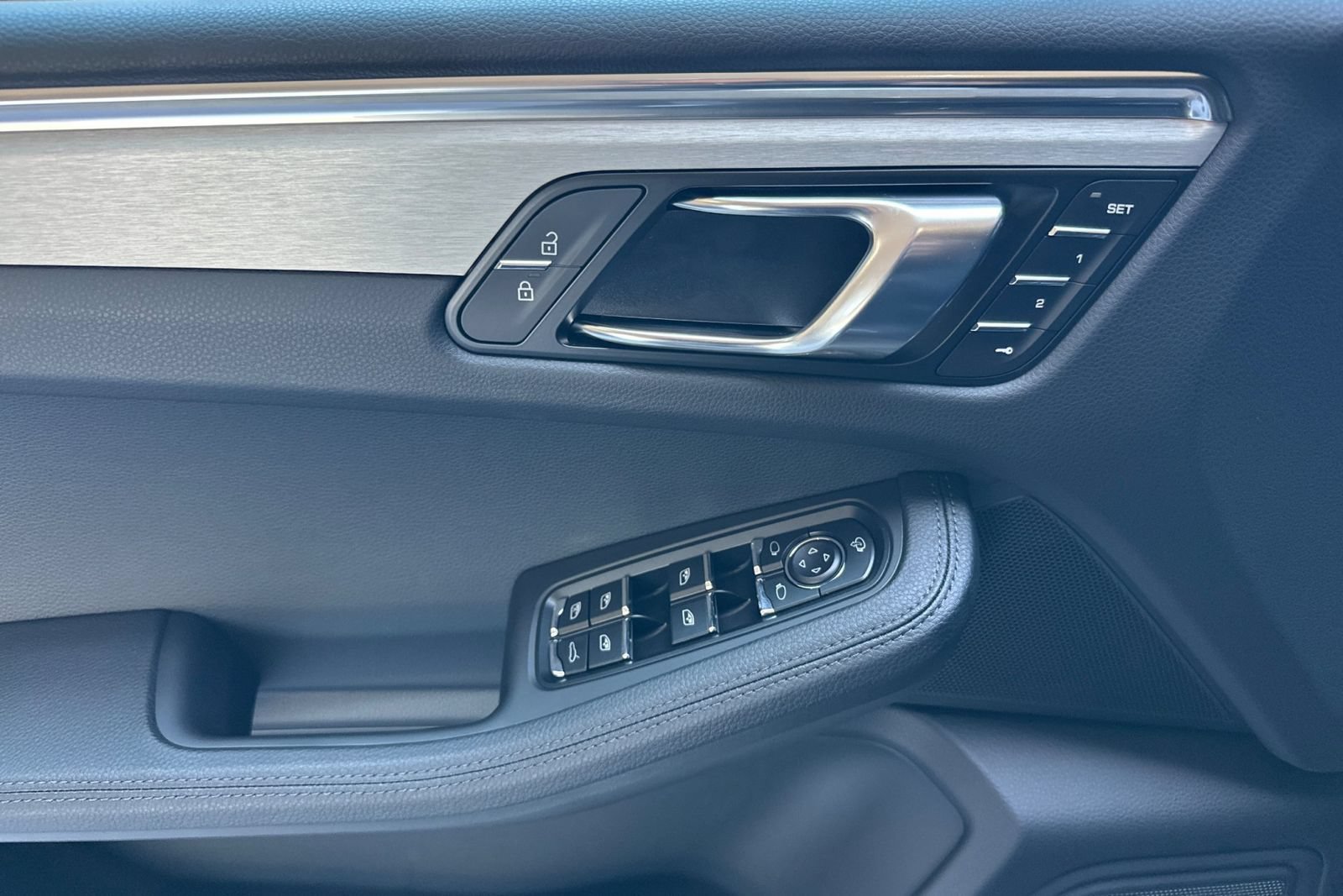New 2026 Porsche Macan AWD/4WD image 12