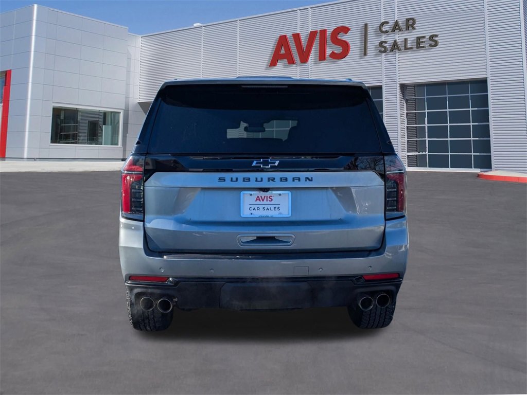 Used 2025 Chevrolet Suburban Z71 image 5