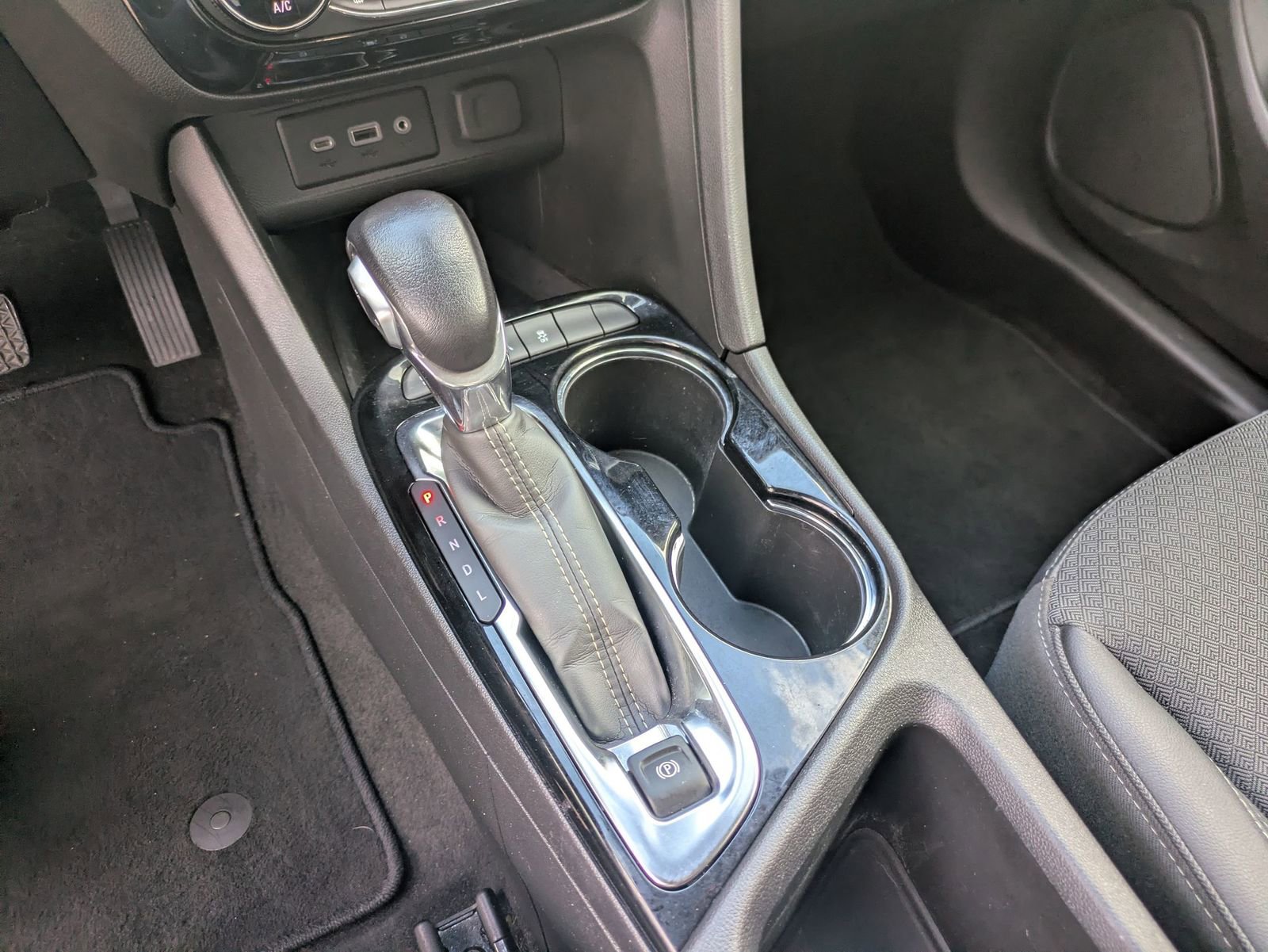 Used 2022 Buick Encore GX Select image 23