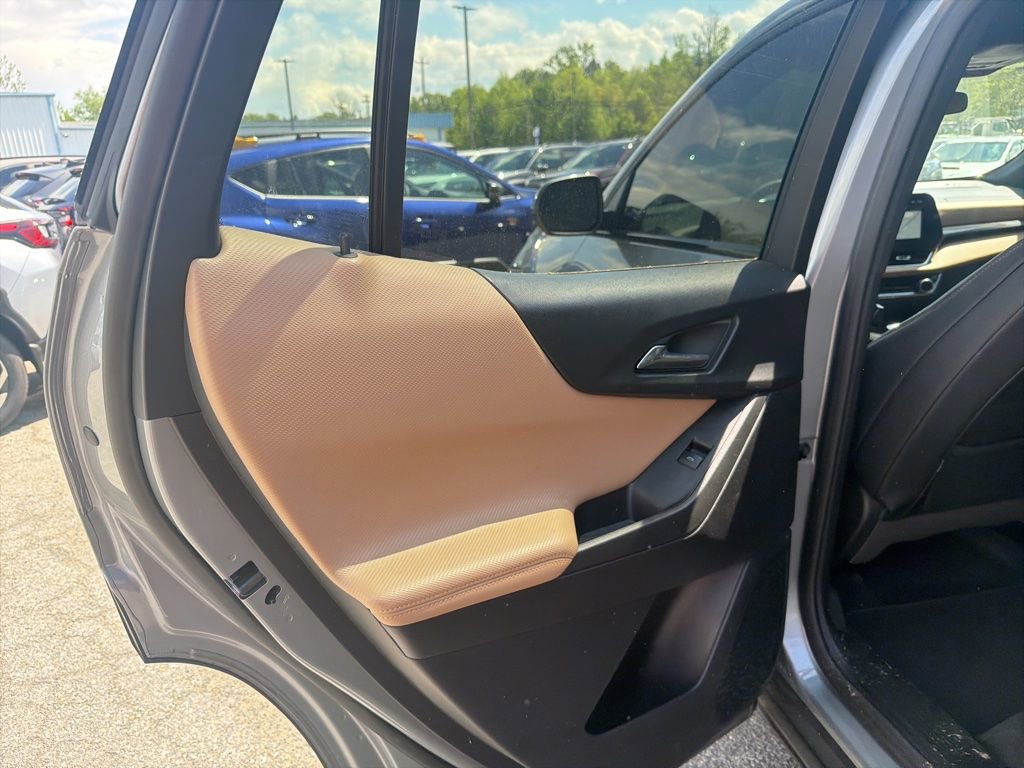 Used 2025 Chevrolet Equinox ACTIV FWD image 17