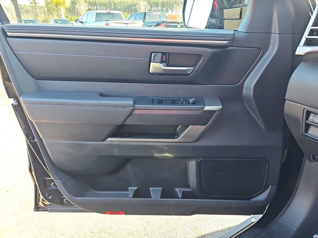 Used 2025 Toyota Sequoia SR5 image 31