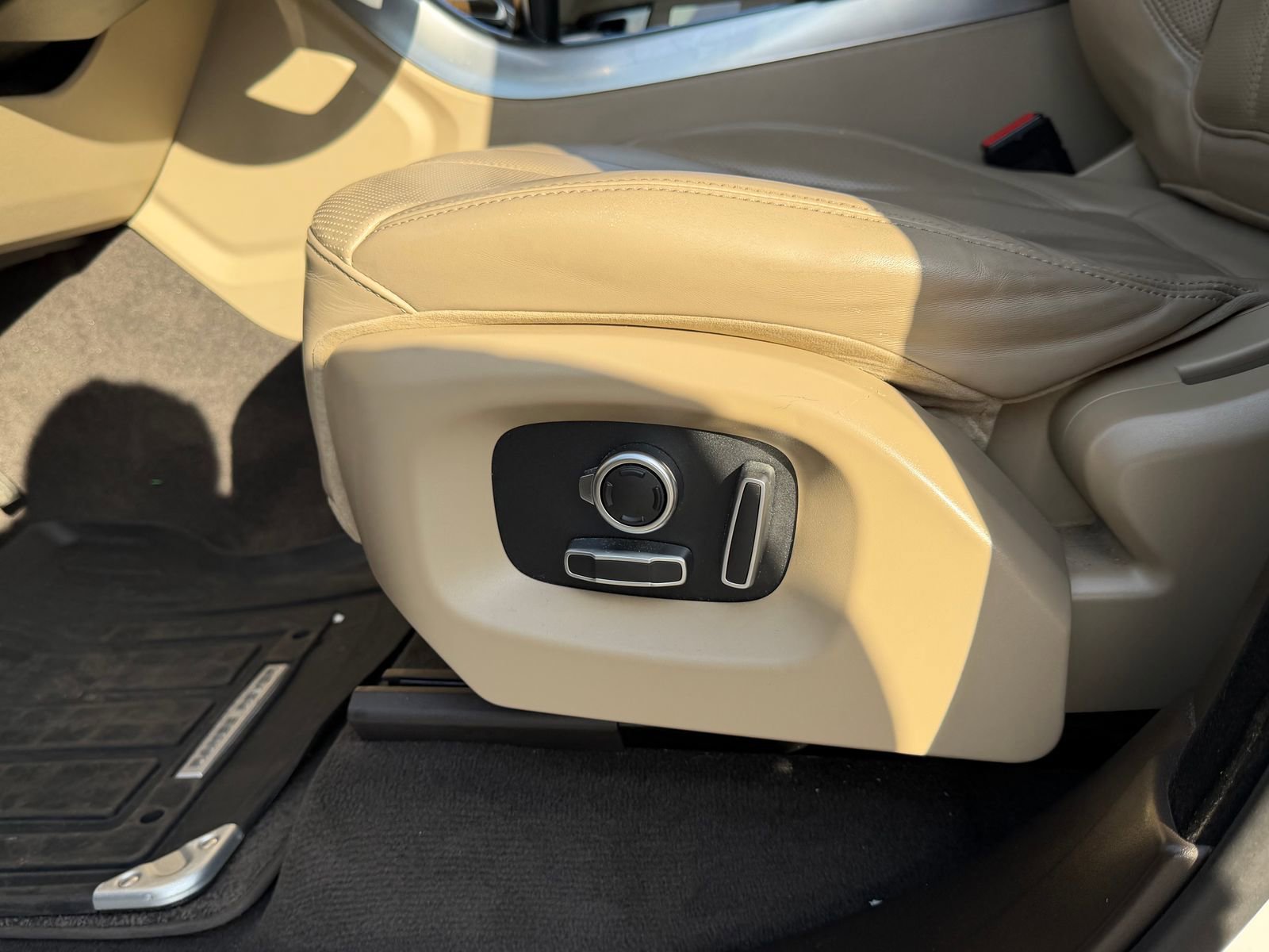 Used 2016 Land Rover Range Rover Sport HSE image 17