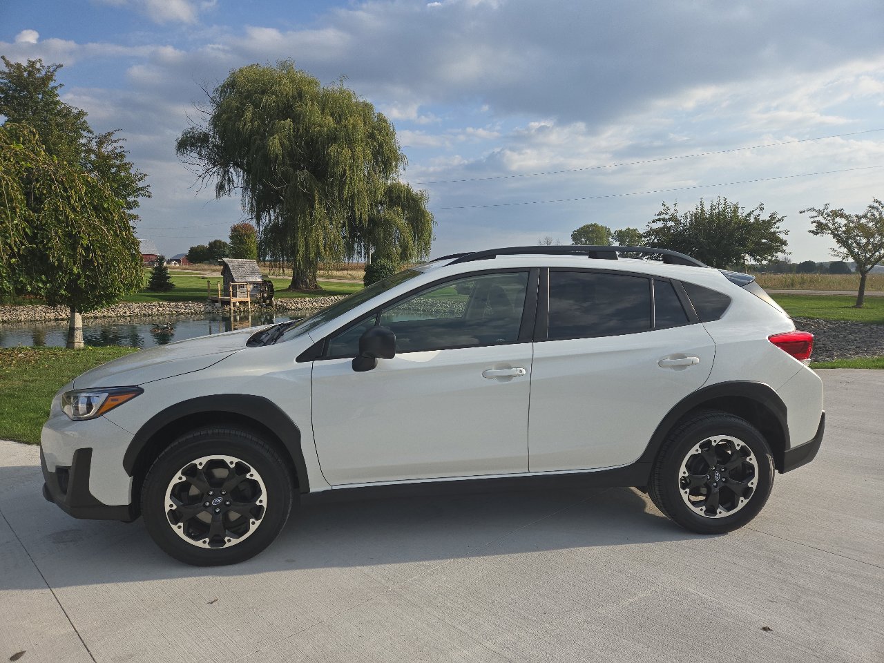 Used 2022 Subaru Crosstrek 2.0i image 2
