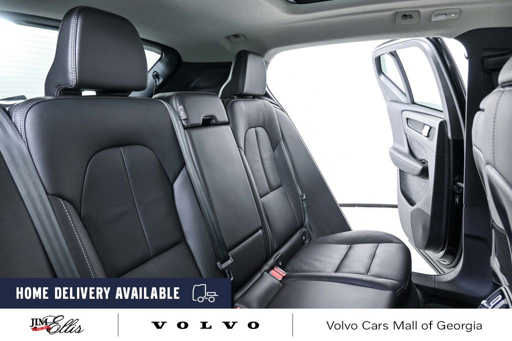 Certified 2023 Volvo XC40 B5 Plus w/ Protection Package Premier image 22
