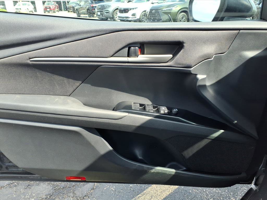 Used 2025 Toyota Camry LE image 25