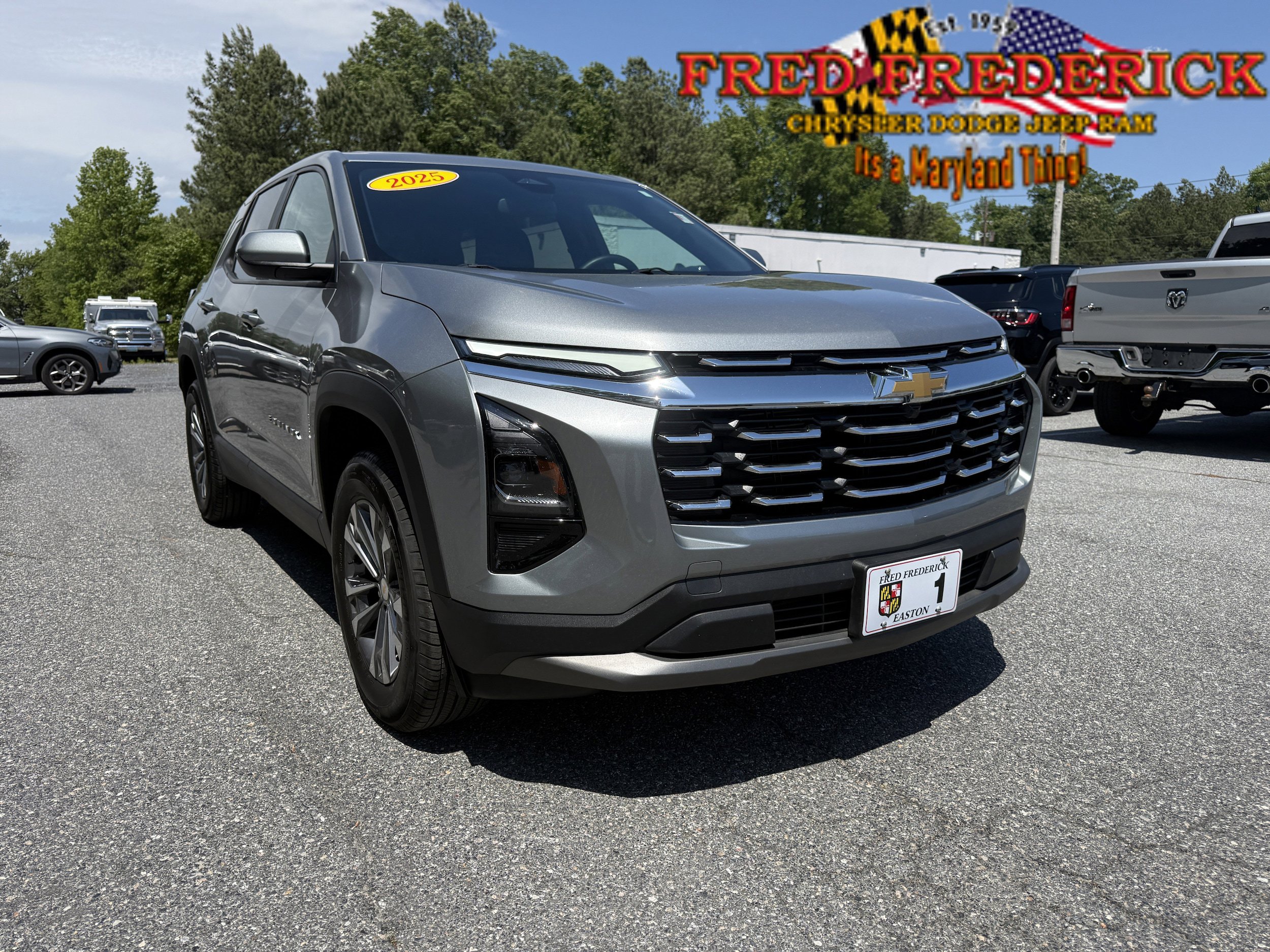 Used 2025 Chevrolet Equinox LT AWD/4WD image 1