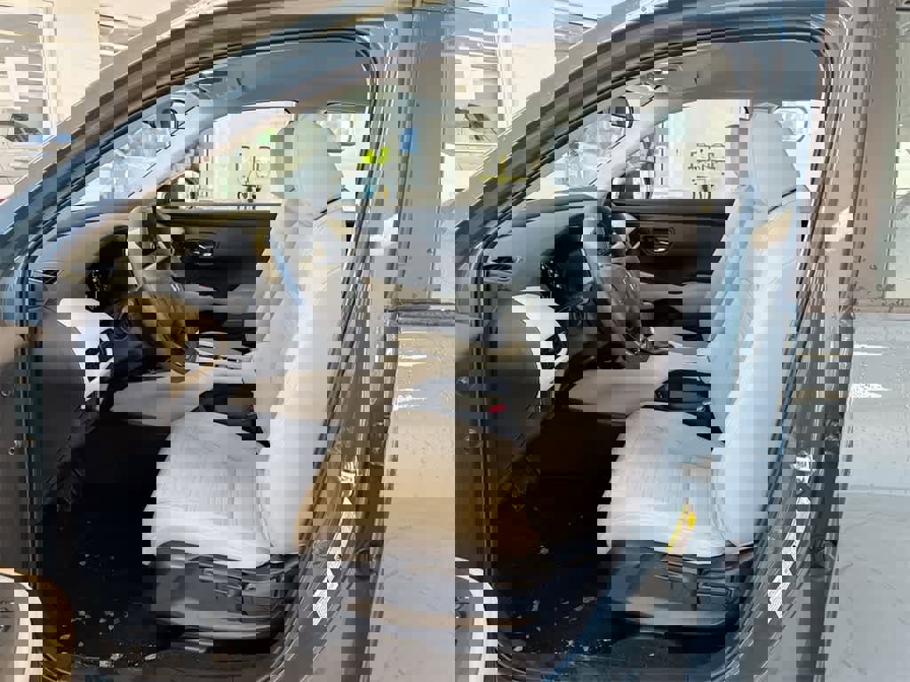 Certified 2025 Honda HR-V LX image 16