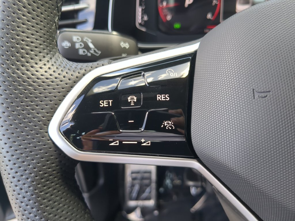 Certified 2025 Volkswagen Jetta GLI Autobahn FWD image 27