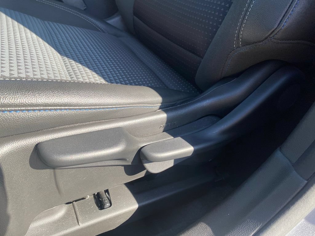 Used 2025 Chevrolet Trax LT w/ LT Convenience Package FWD image 14