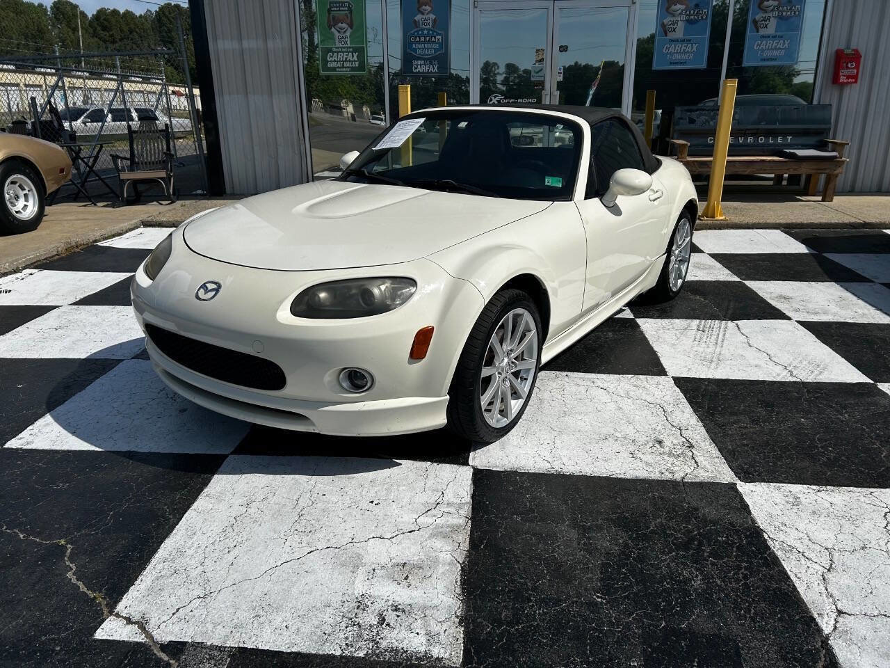 Used 2006 MAZDA MX-5 Miata Grand Touring w/ Premium Pkg RWD image 9
