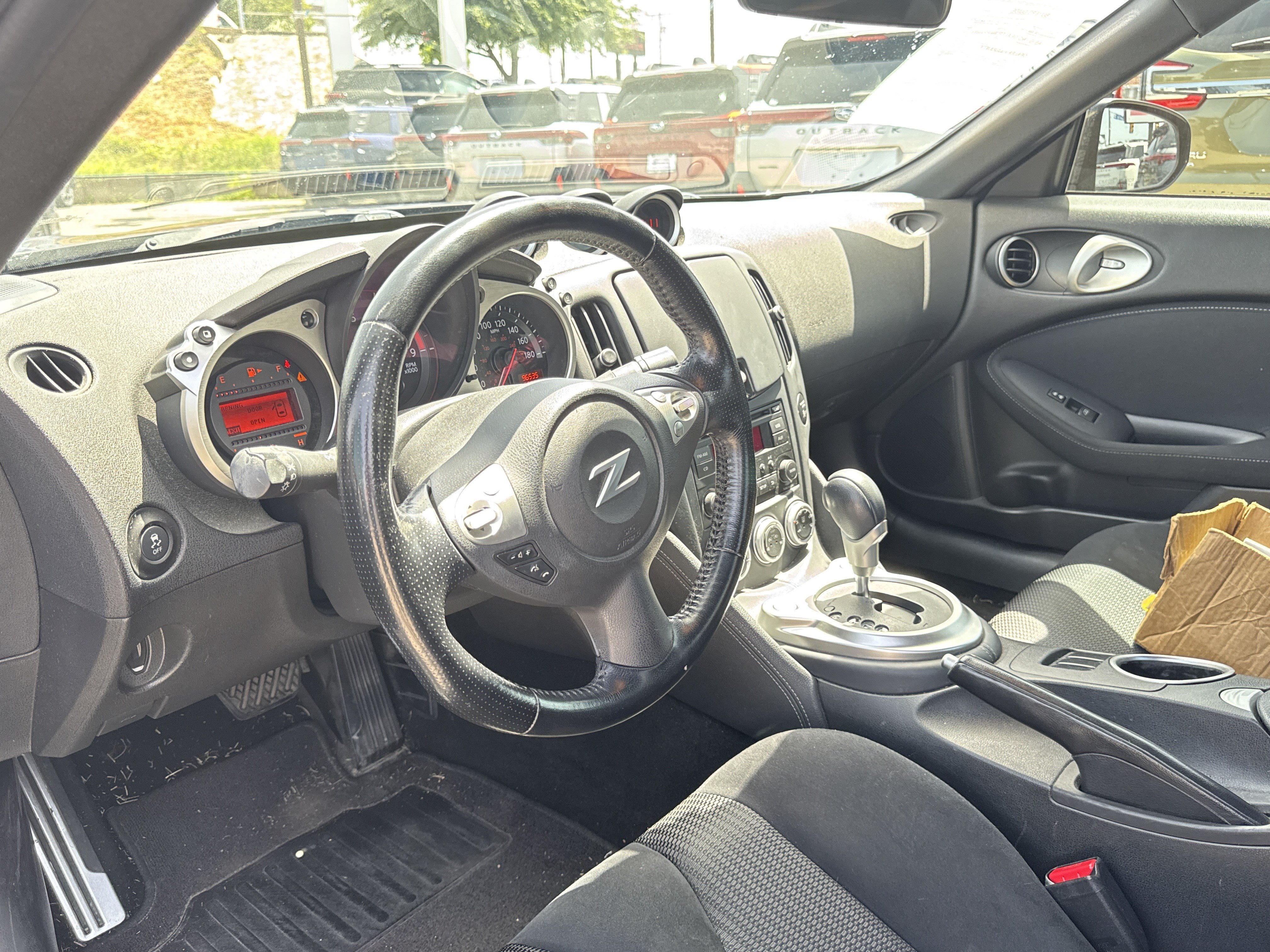 Used 2017 Nissan 370Z Coupe RWD image 10