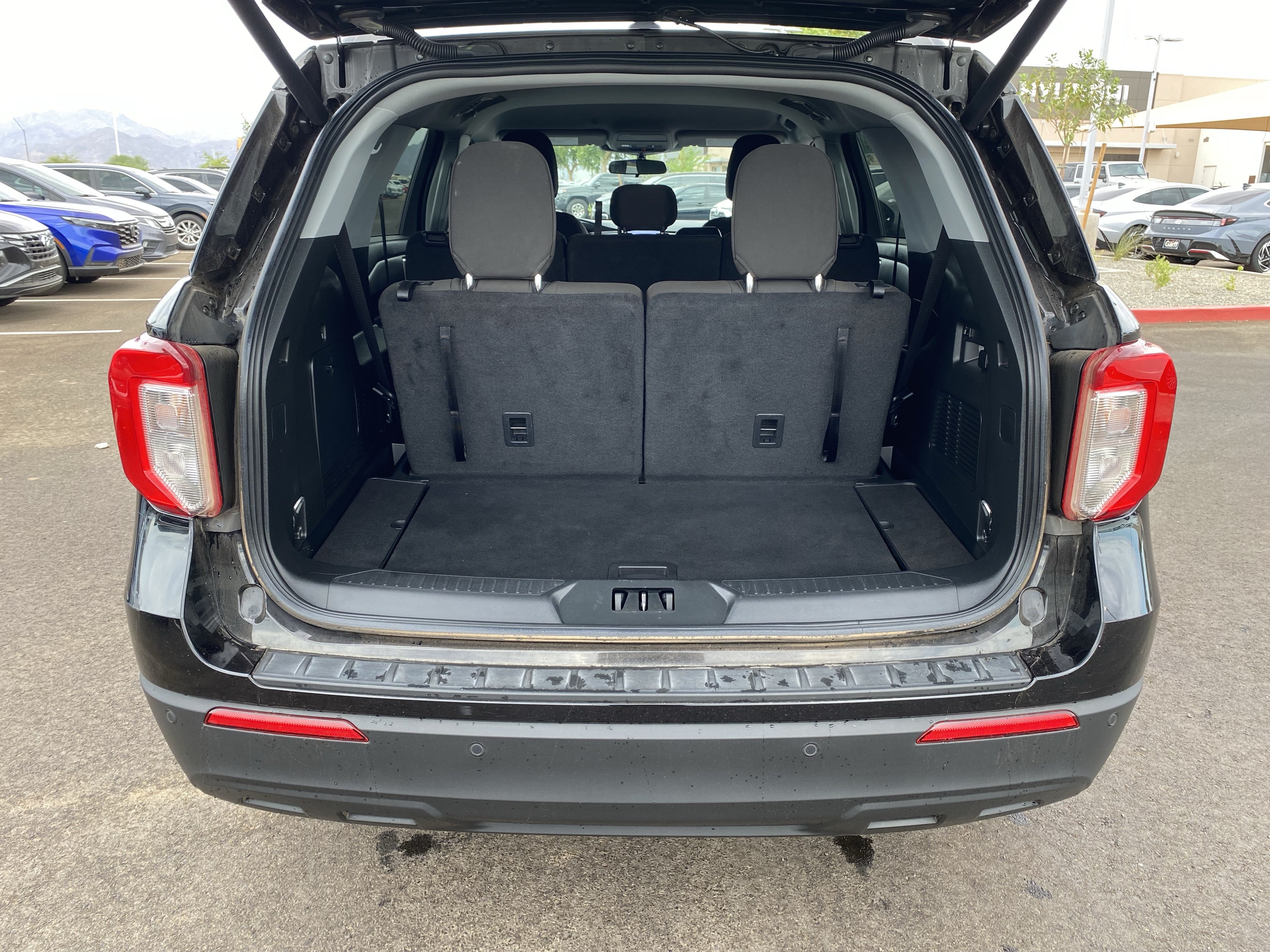 Used 2024 Ford Explorer XLT RWD image 15