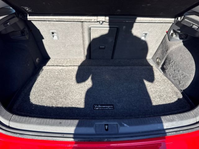 Used 2015 Volkswagen Golf S image 12