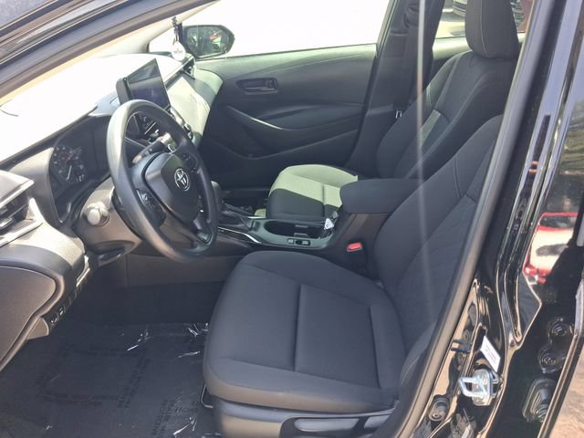 Used 2025 Toyota Corolla LE FWD image 12