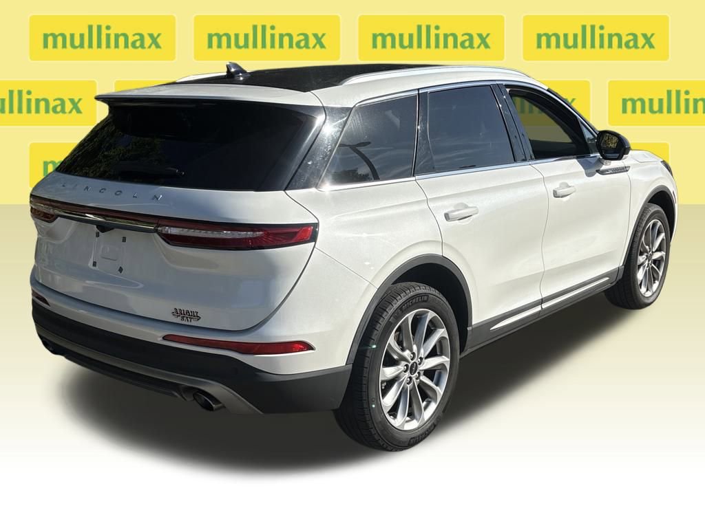 Used 2021 Lincoln Corsair AWD w/ Premium Package image 4