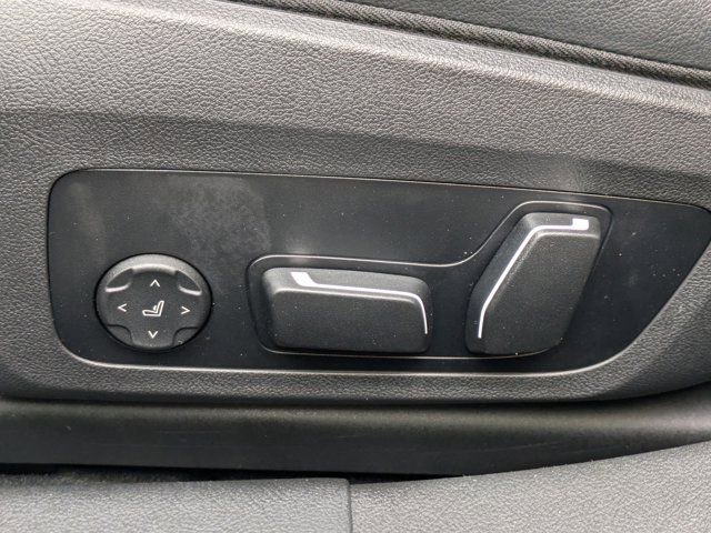 Used 2025 BMW i4 eDrive40 w/ Parking Assistance Package image 15