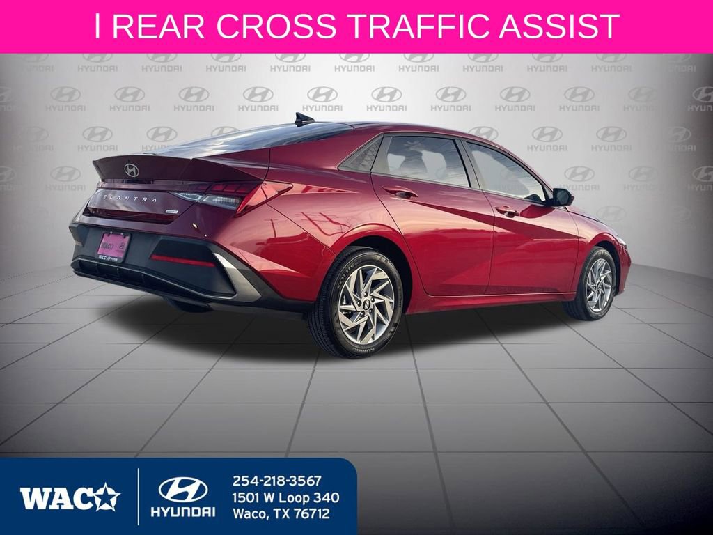 Used 2025 Hyundai Elantra Blue image 15