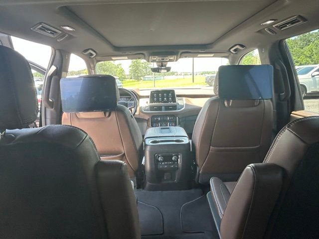 Used 2021 Chevrolet Suburban High Country RWD image 14
