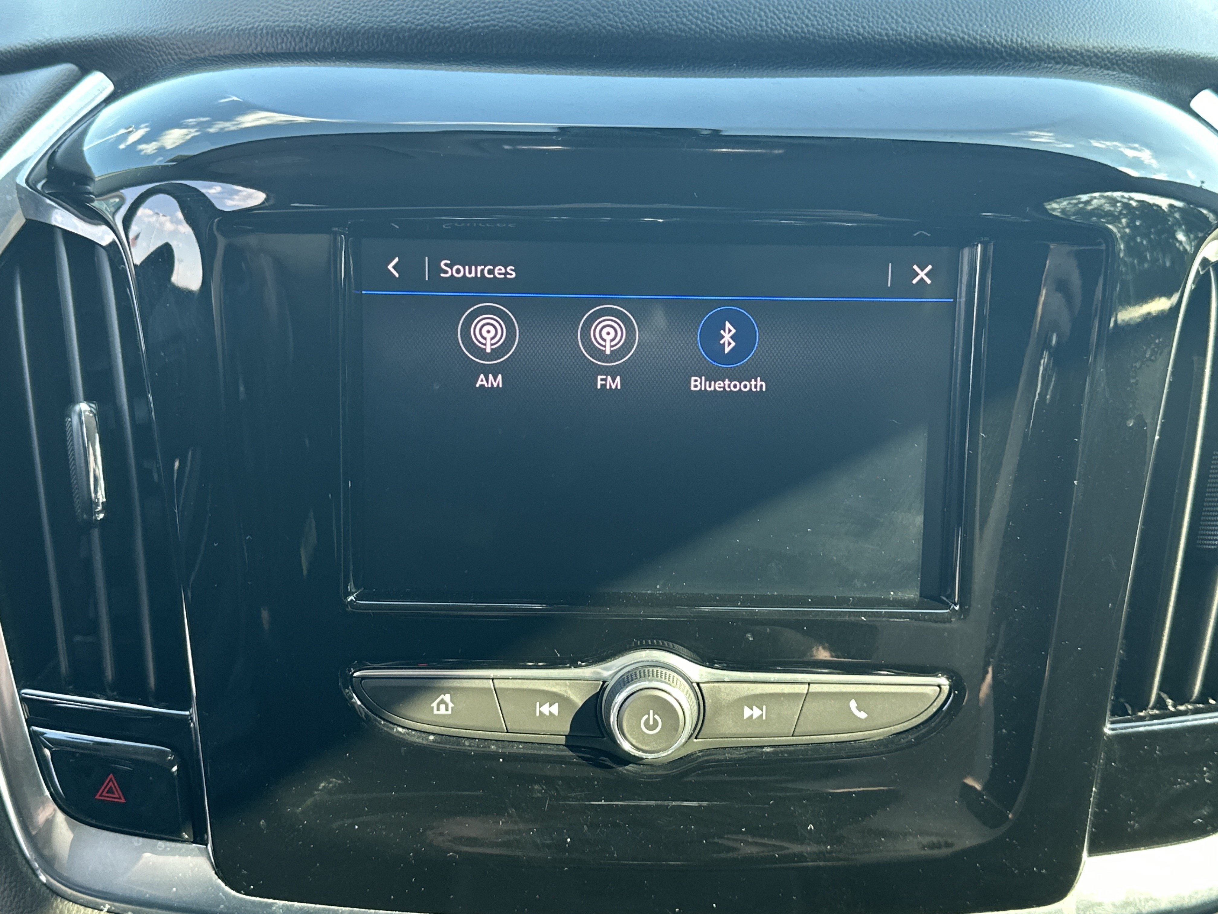 Used 2020 Chevrolet Traverse LS FWD image 23