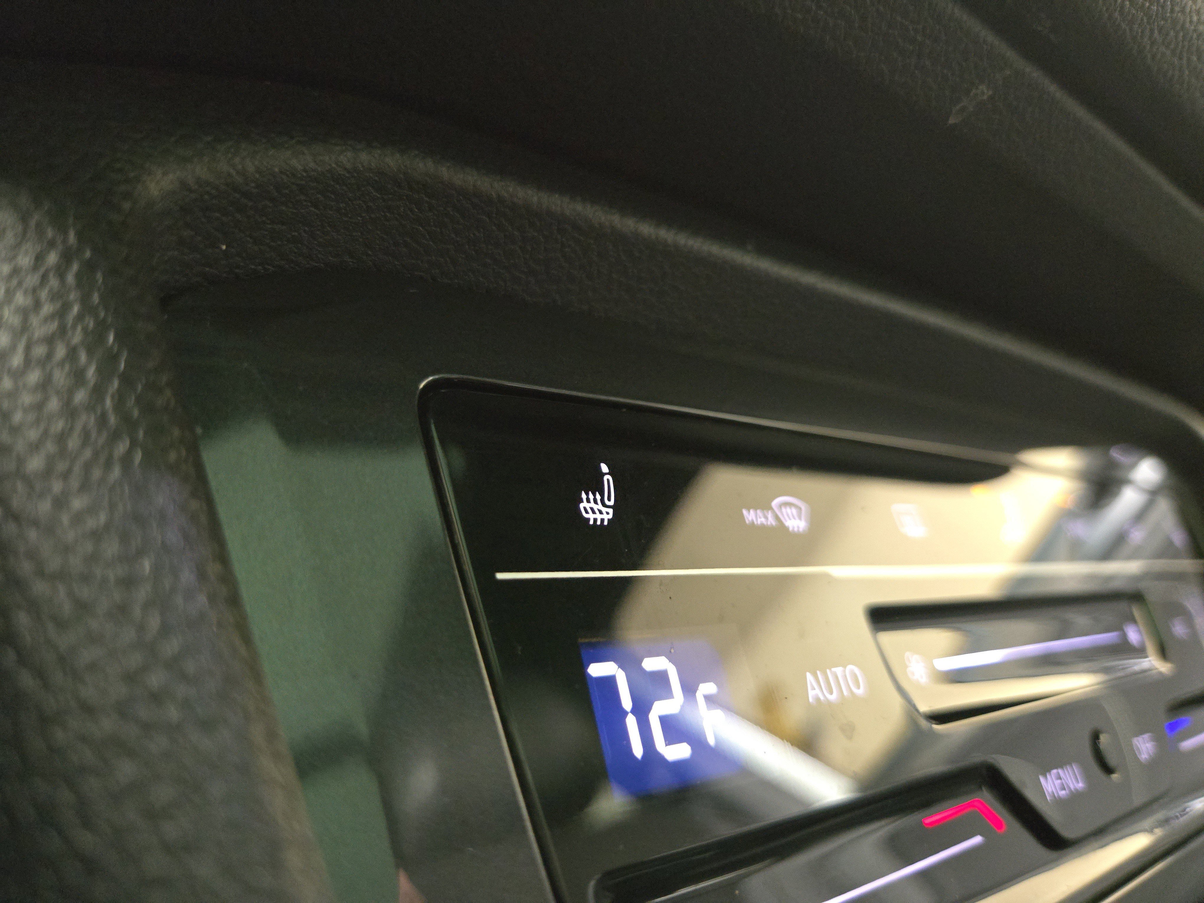 Used 2023 Volkswagen Tiguan SE R-Line image 27