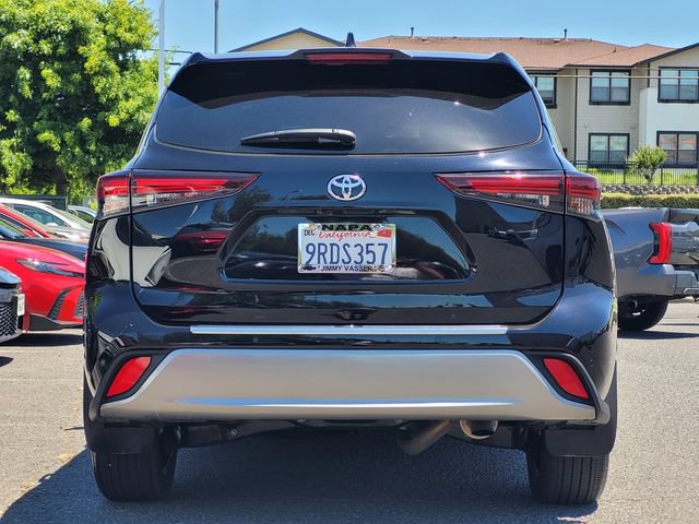 Certified 2024 Toyota Highlander Platinum AWD/4WD image 7