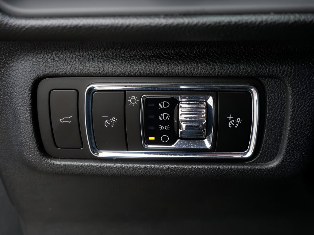 Used 2024 Lincoln Corsair AWD w/ Equipment Group 101A image 16