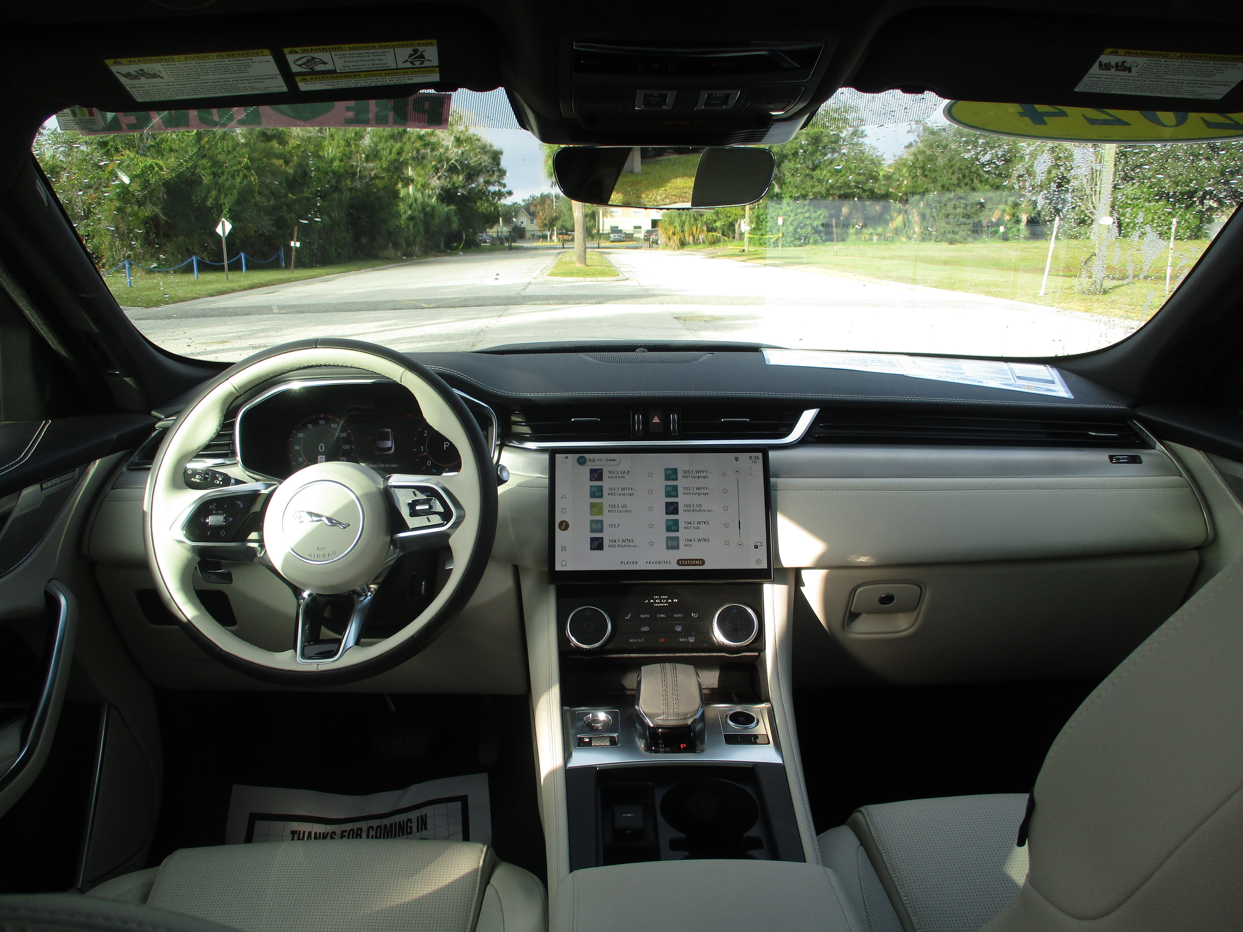 Used 2024 Jaguar F-PACE R-Dynamic S image 23