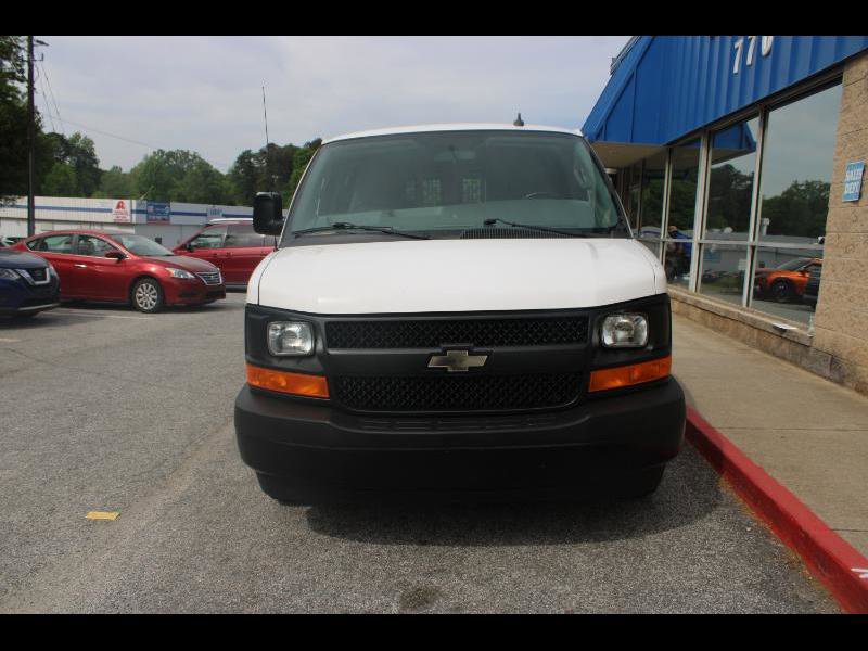 Used 2017 Chevrolet Express 2500 RWD image 2