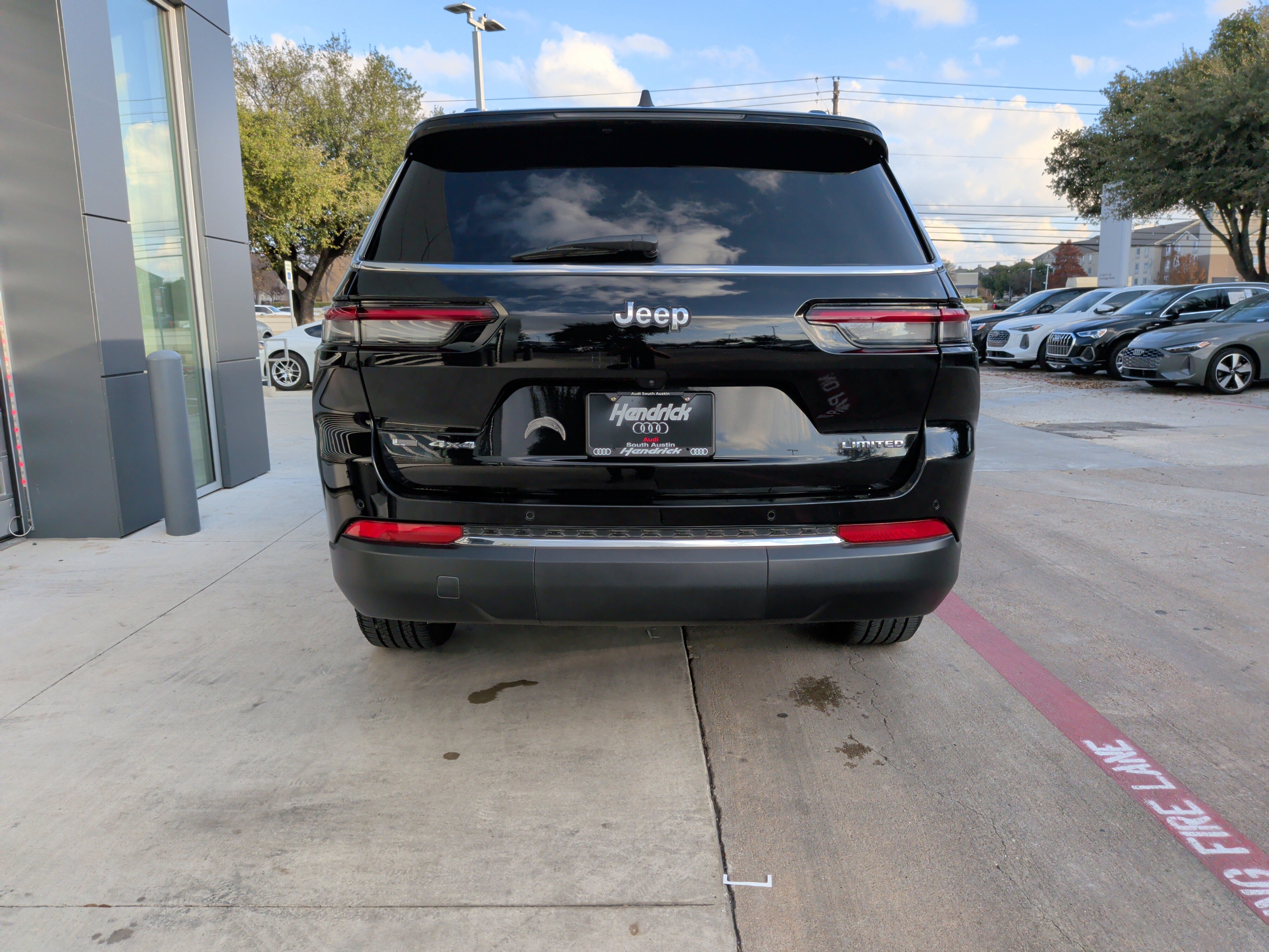 Used 2022 Jeep Grand Cherokee L Limited image 9