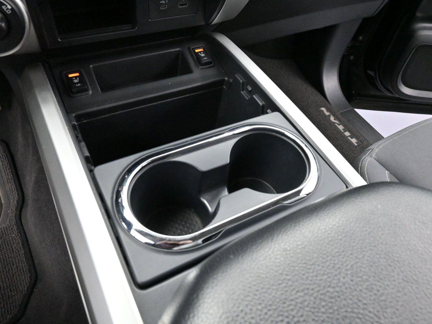 Used 2020 Nissan Titan SV w/ SV Convenience Package image 18