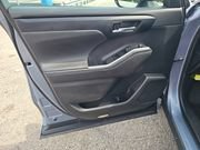 Used 2024 Toyota Highlander XLE FWD image 14