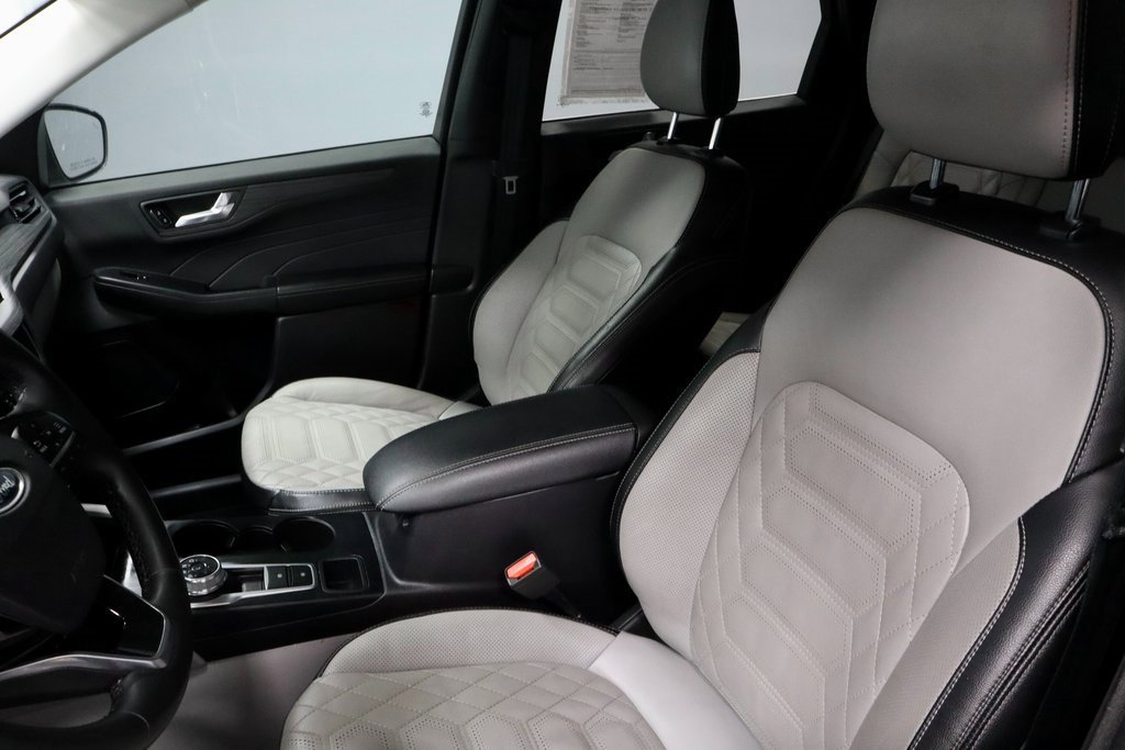 Certified 2023 Ford Escape SE w/ PHEV Premium Package image 26