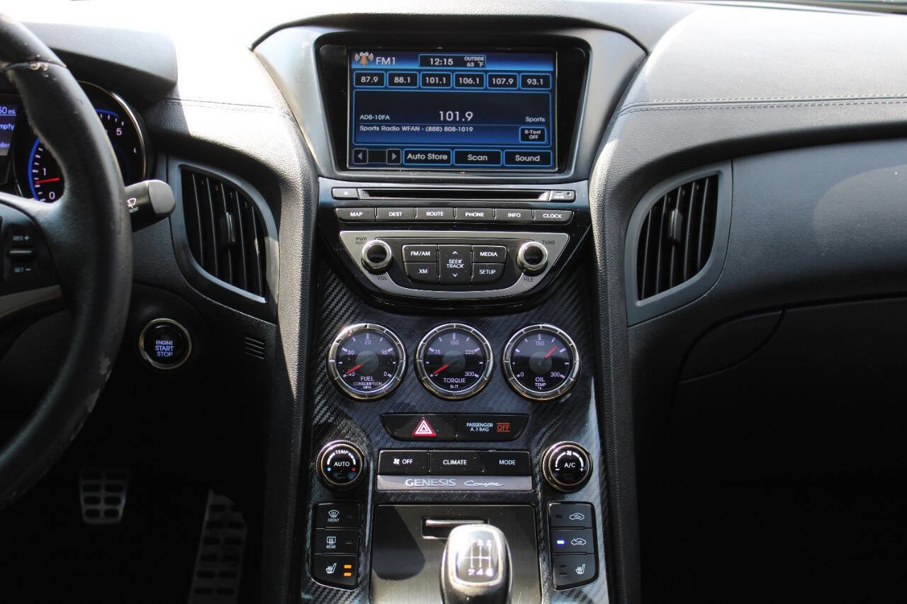 Used 2013 Hyundai Genesis 3.8 image 32