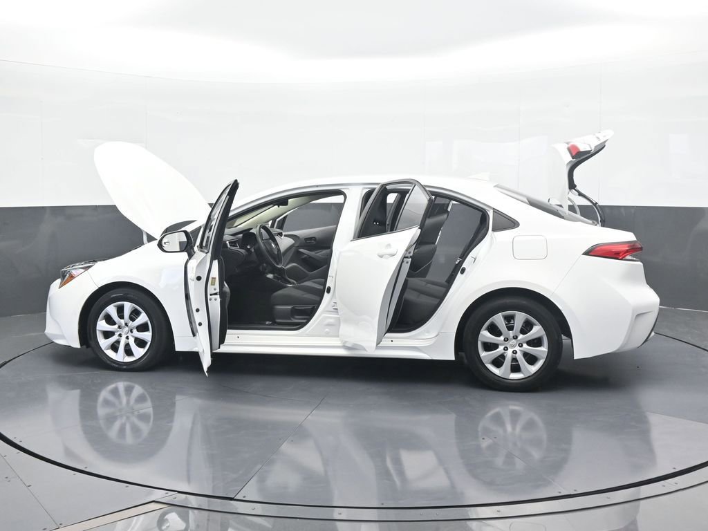 Used 2022 Toyota Corolla LE image 69