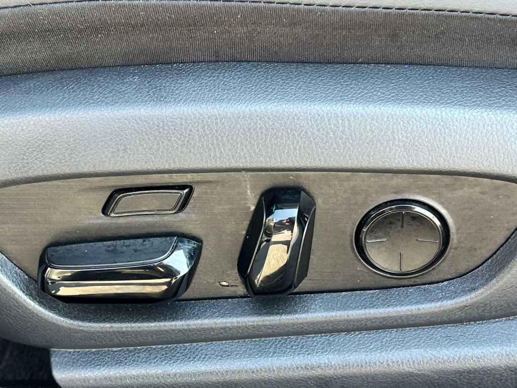 Used 2024 Lexus ES 350 Ultra Luxury w/ Accessory Package (Z2) image 16