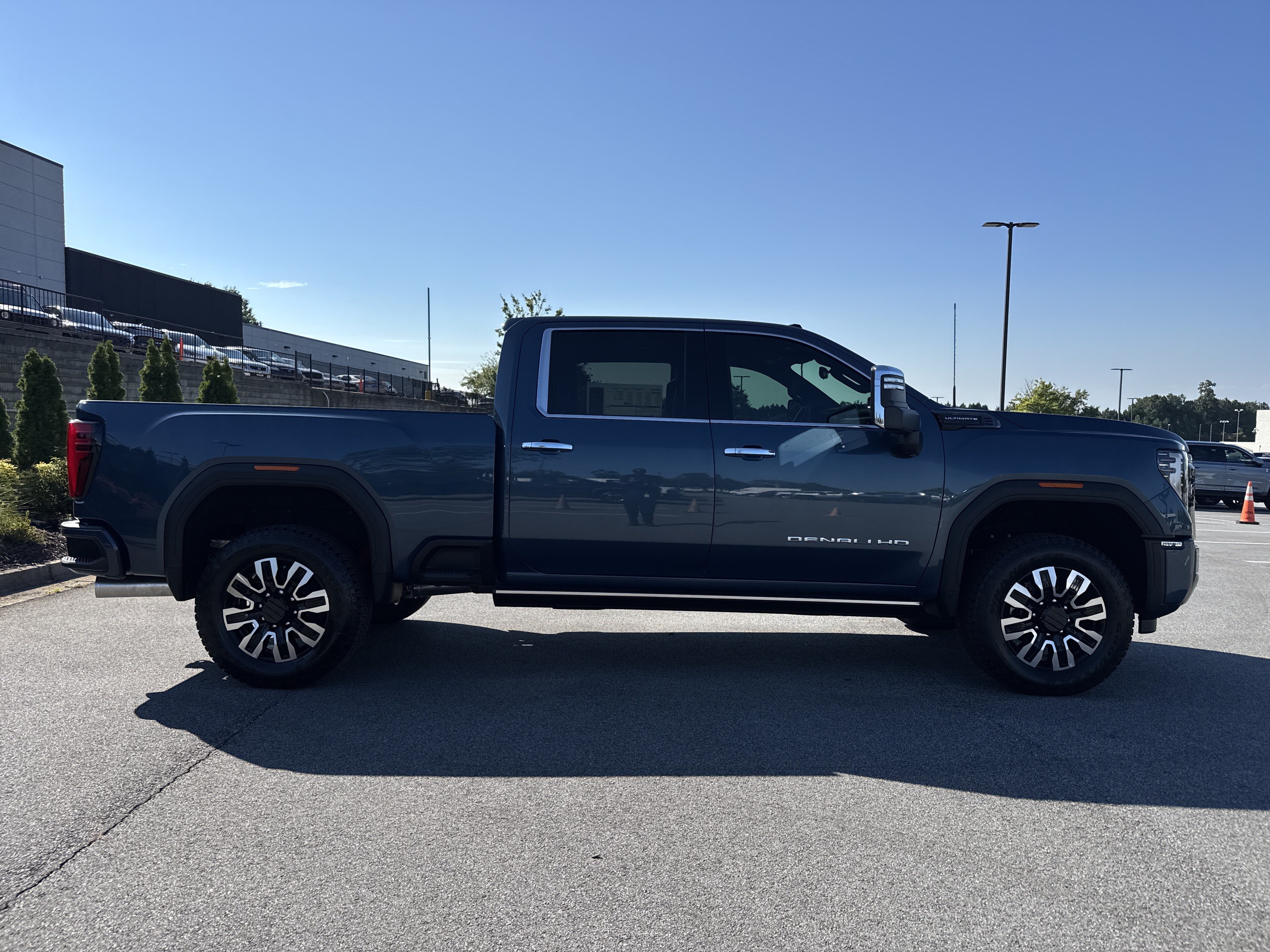 New 2026 GMC Sierra 2500 Denali Ultimate AWD/4WD image 11