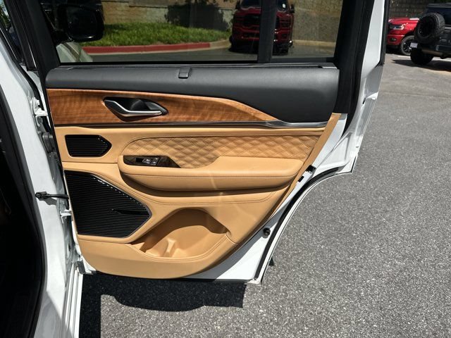 Certified 2022 Jeep Grand Cherokee Summit AWD/4WD image 19