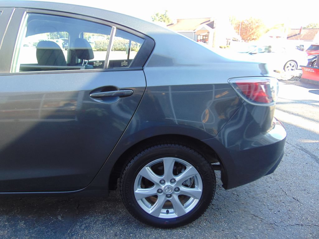 Used 2011 MAZDA MAZDA3 i Touring FWD image 13