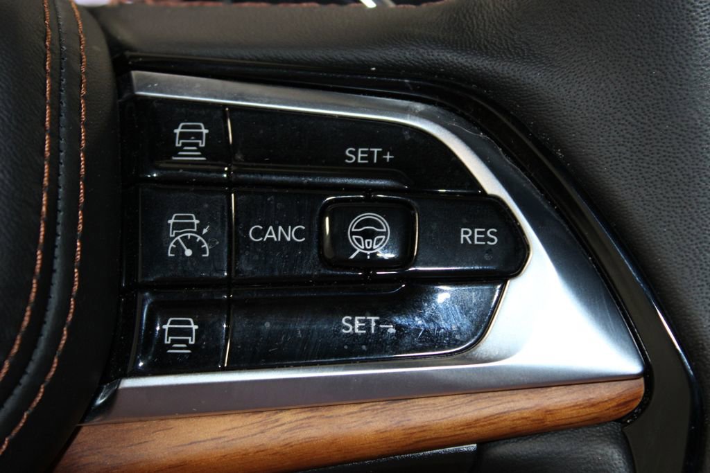 Used 2024 Jeep Grand Cherokee Summit AWD/4WD image 26