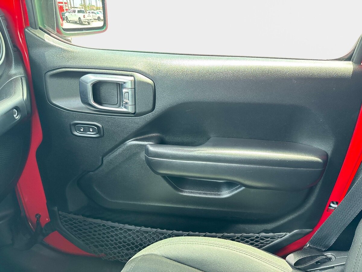 Used 2018 Jeep Wrangler Unlimited Sport S AWD/4WD image 18