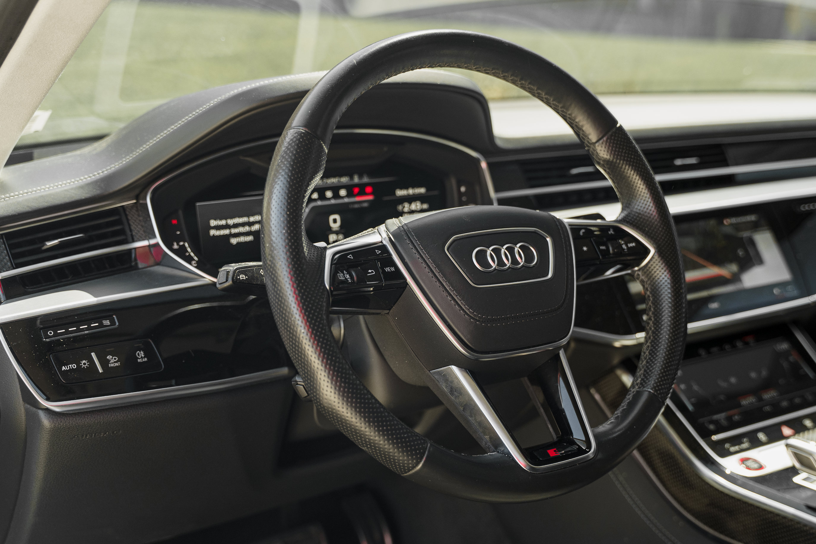 Used 2022 Audi S8 AWD/4WD image 10