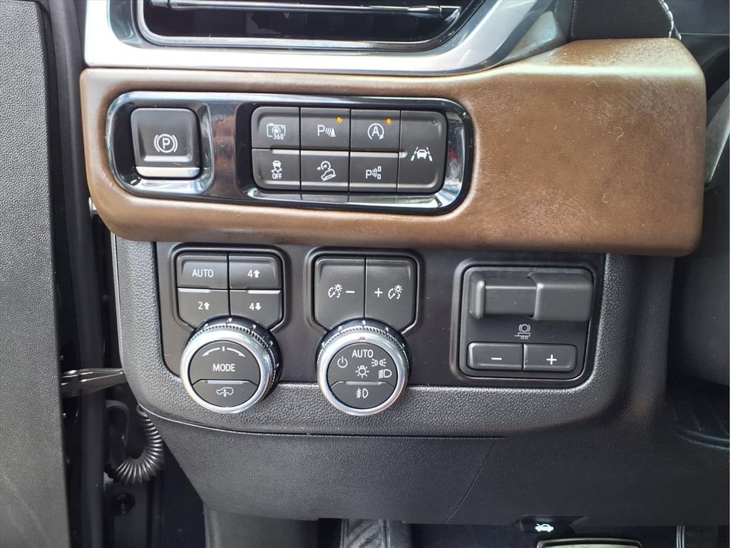 Certified 2026 GMC Yukon XL Denali Ultimate AWD/4WD image 18