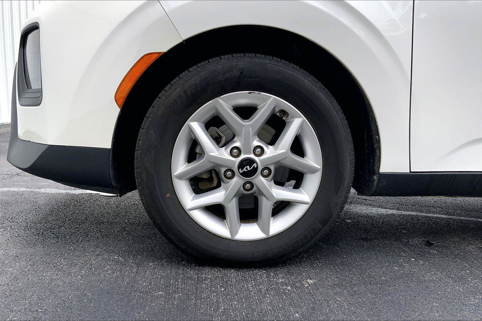 Used 2022 Kia Soul LX w/ Technology Package FWD image 9