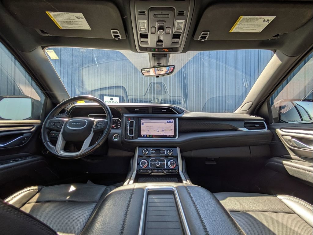 Used 2021 GMC Yukon Denali w/ Denali Ultimate Package AWD/4WD image 27