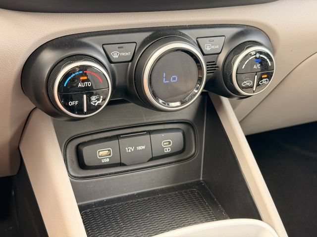 Used 2025 Hyundai Venue SEL FWD image 29