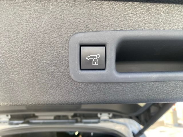 Certified 2025 Toyota Sienna XSE AWD/4WD image 13