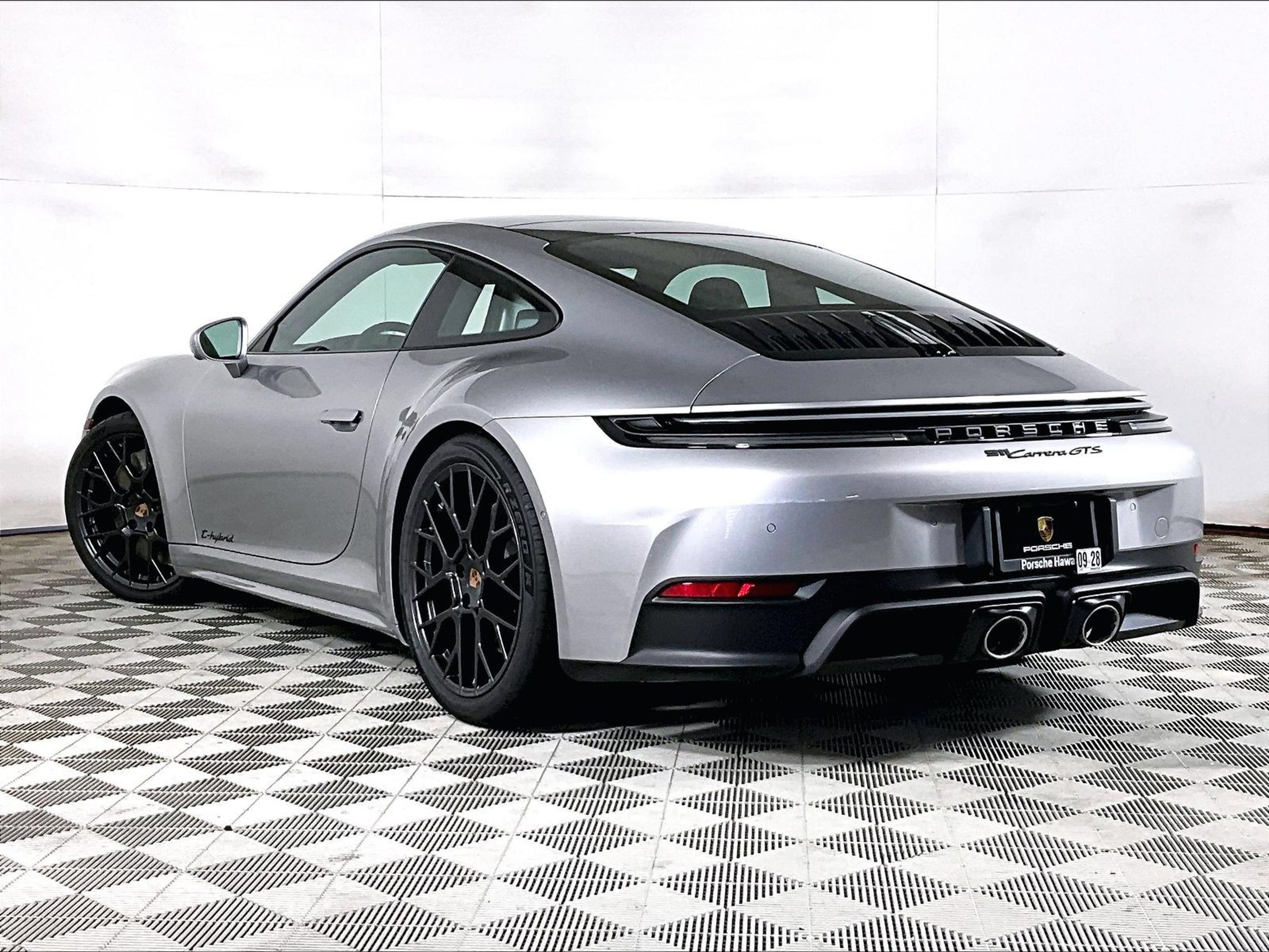 New 2026 Porsche 911 Carrera GTS RWD image 3