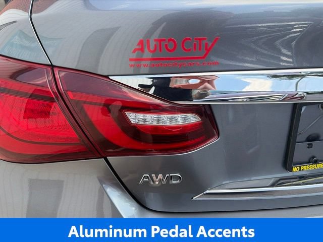 Used 2017 INFINITI Q70 3.7 w/ Technology Package AWD/4WD image 32
